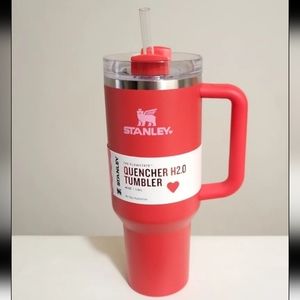 Stanley x Target Exclusive Red Valentine's Tumbler Flowstate Quencher H2.0 40 oz